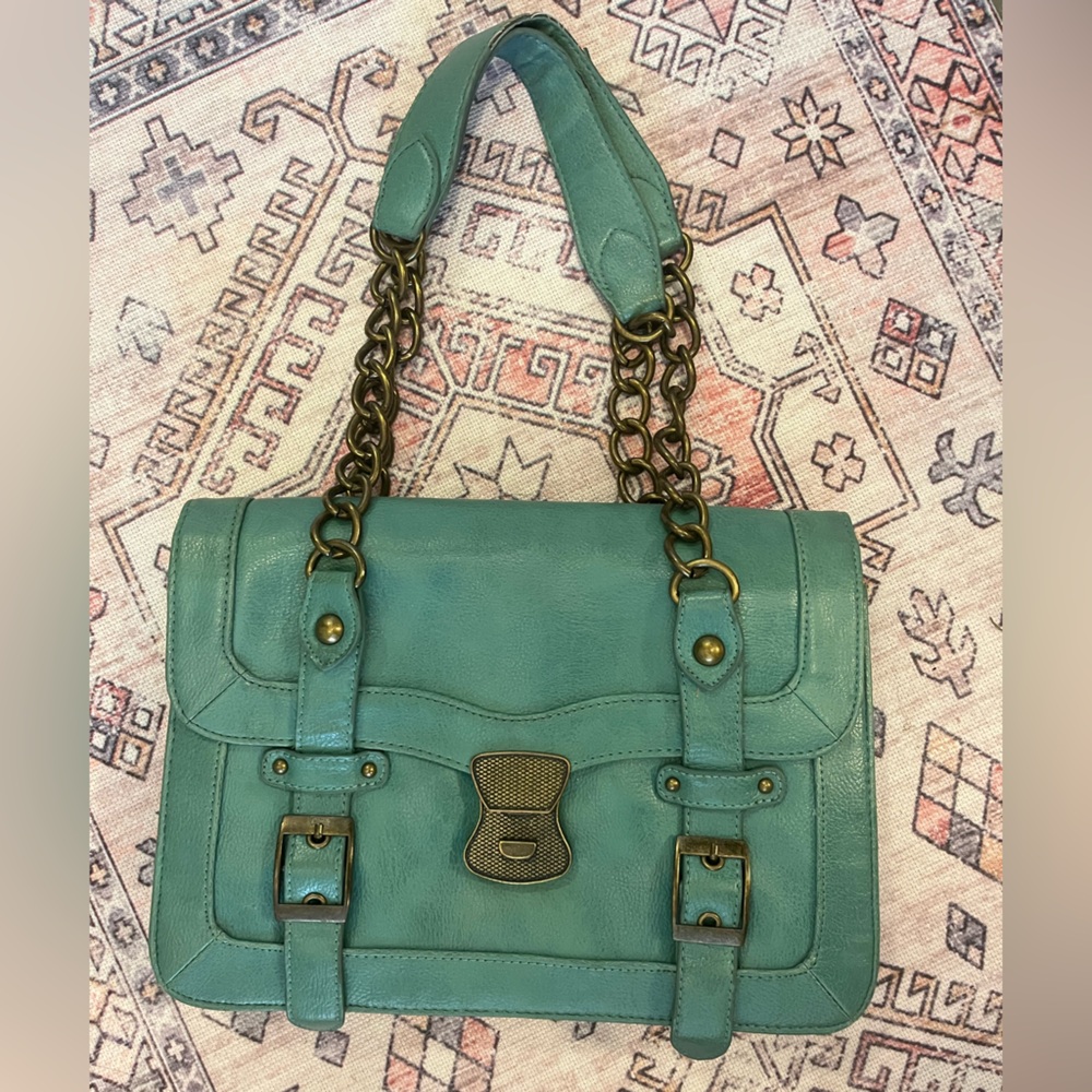Deena & Ozzy green shoulder bag